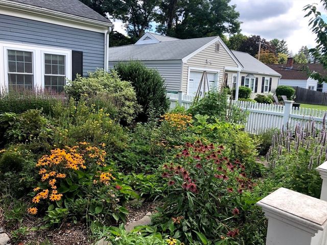 16 Fredette Rd, Newton, MA 02459