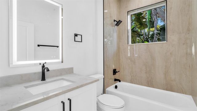 2701 35TH AVENUE N, St Petersburg, FL 33713