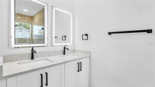 2701 35TH AVENUE N, St Petersburg, FL 33713