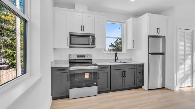 2701 35TH AVENUE N, St Petersburg, FL 33713