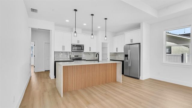 2701 35TH AVENUE N, St Petersburg, FL 33713