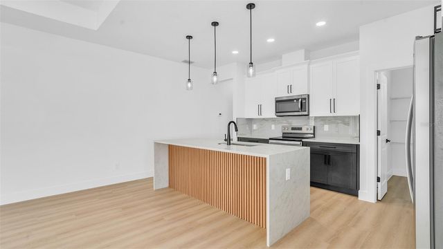 2701 35TH AVENUE N, St Petersburg, FL 33713