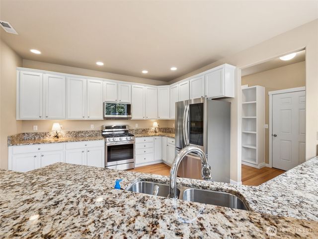 33921 12th Place SW, Federal Way, WA 98023