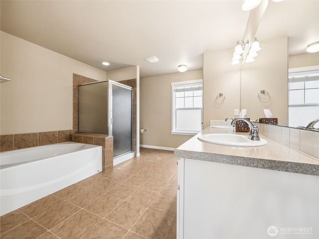 33921 12th Place SW, Federal Way, WA 98023