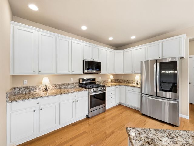 33921 12th Place SW, Federal Way, WA 98023