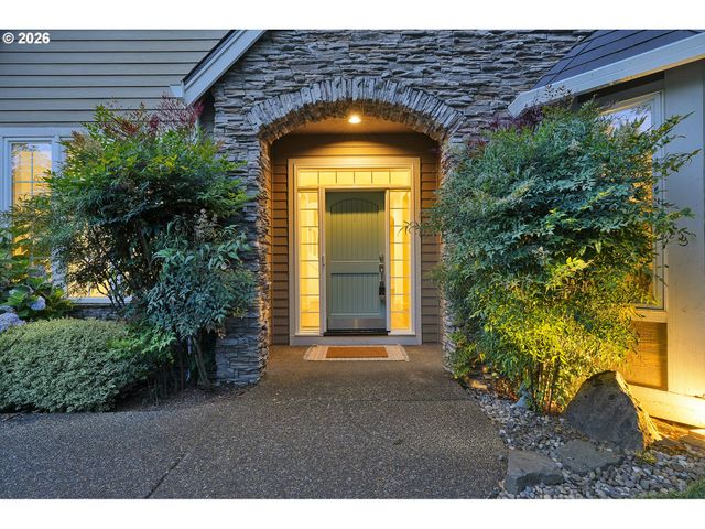 1960 ALPINE Dr, West Linn, OR 97068