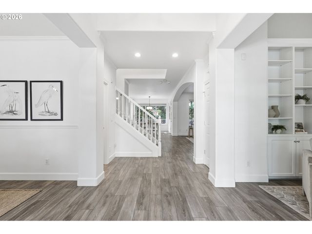 1960 ALPINE Dr, West Linn, OR 97068