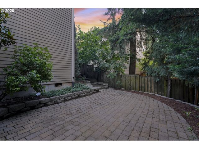 1960 ALPINE Dr, West Linn, OR 97068