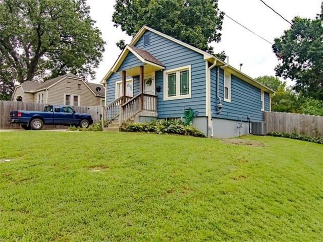 103 E Myrtle Street E, Pleasant Hill, MO 64080