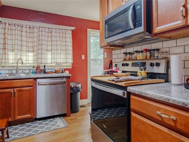103 E Myrtle Street E, Pleasant Hill, MO 64080
