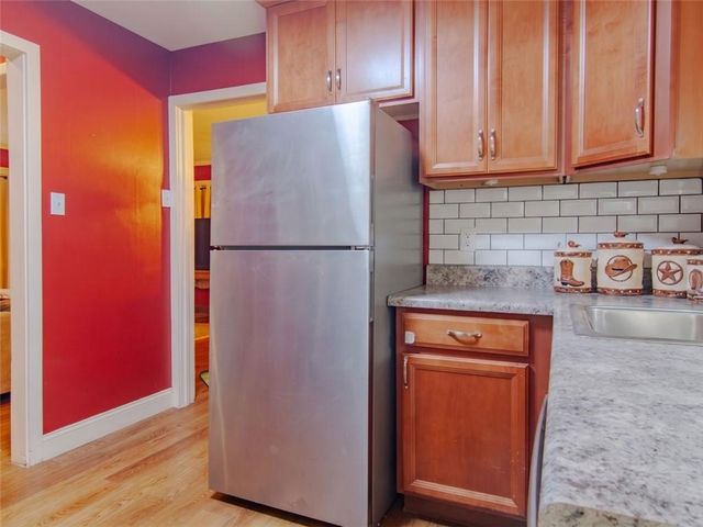 103 E Myrtle Street E, Pleasant Hill, MO 64080