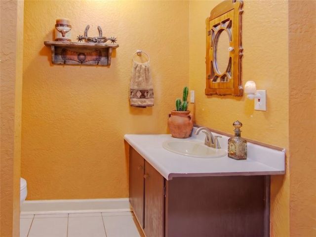 103 E Myrtle Street E, Pleasant Hill, MO 64080