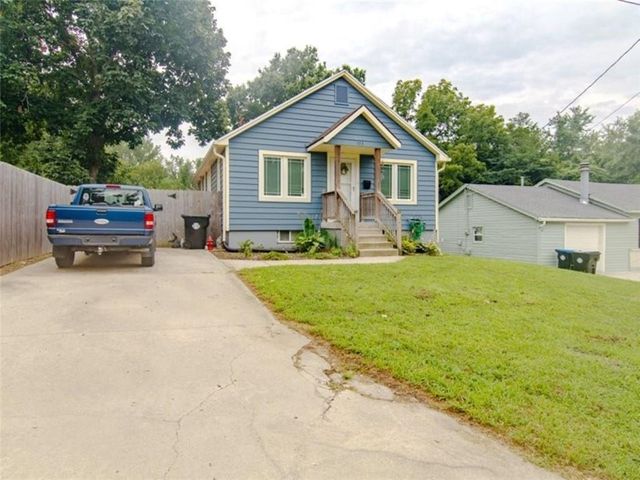 103 E Myrtle Street E, Pleasant Hill, MO 64080