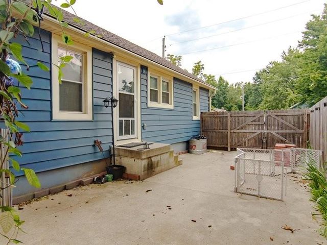 103 E Myrtle Street E, Pleasant Hill, MO 64080