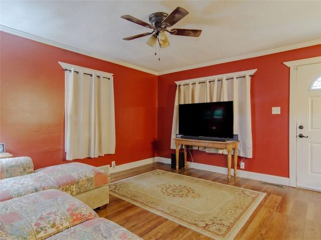 103 E Myrtle Street E, Pleasant Hill, MO 64080