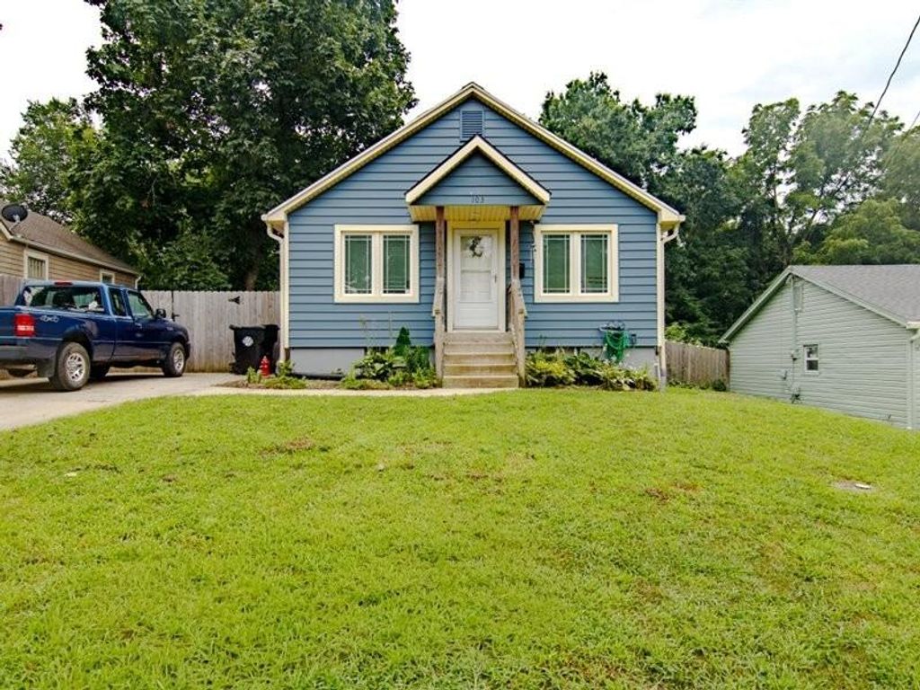 103 E Myrtle Street E, Pleasant Hill, MO 64080