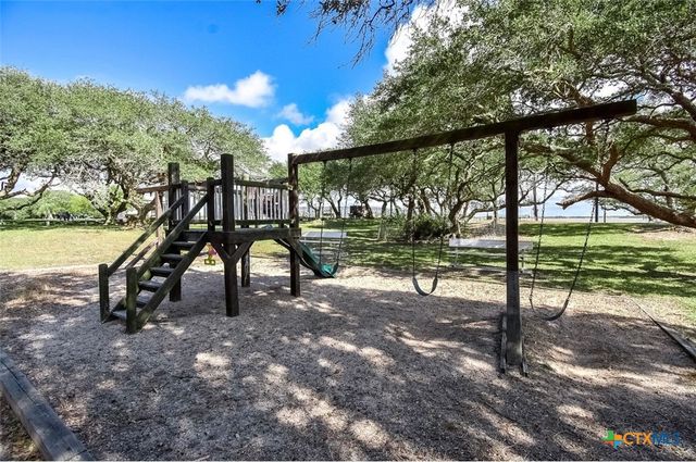 1535 Bayview Drive, Palacios, TX 77465