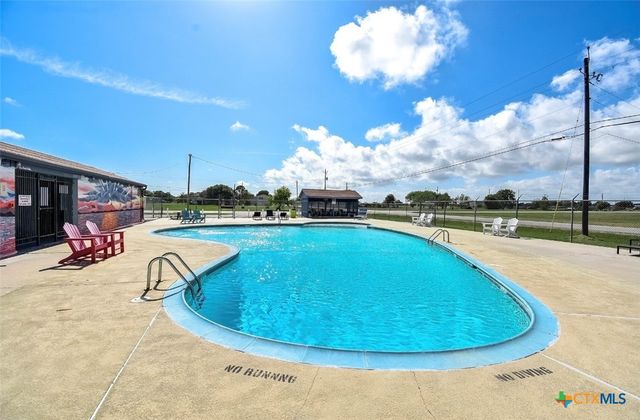 1535 Bayview Drive, Palacios, TX 77465