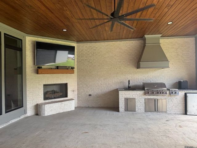 38190 Oakland Dr, Prairieville, LA 70769