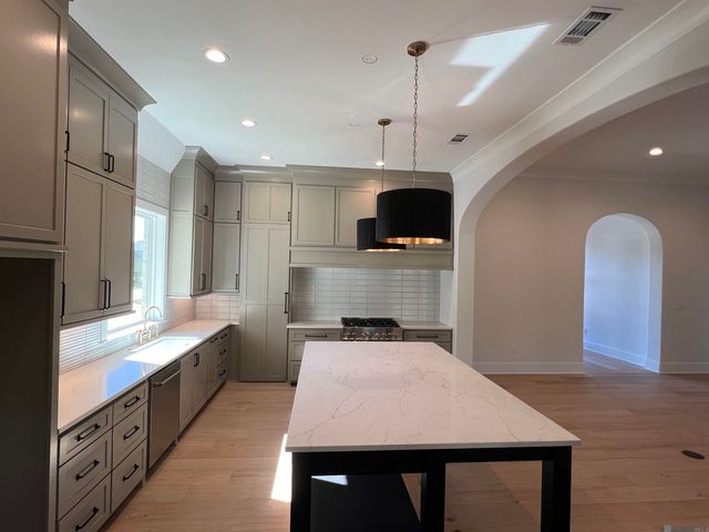 38190 Oakland Dr, Prairieville, LA 70769