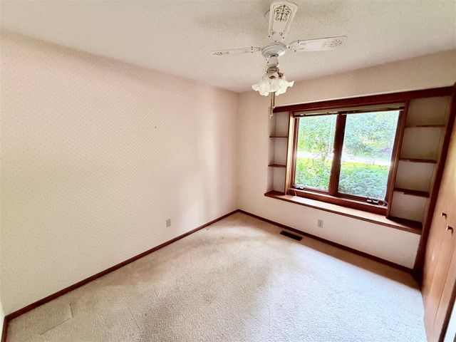 18777 Iroquois Drive, Spring Lake, MI 49456