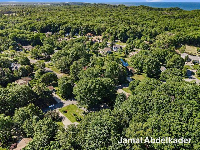 18777 Iroquois Drive, Spring Lake, MI 49456