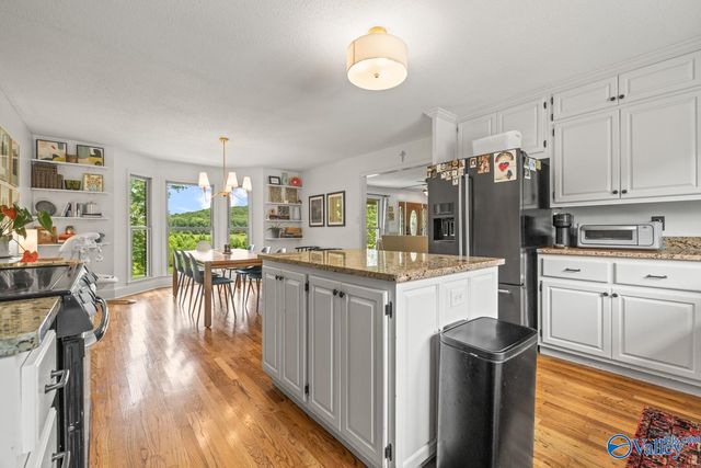 197 Cryer Cove Road, Somerville, AL 35670