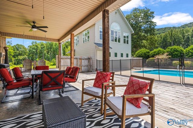 197 Cryer Cove Road, Somerville, AL 35670