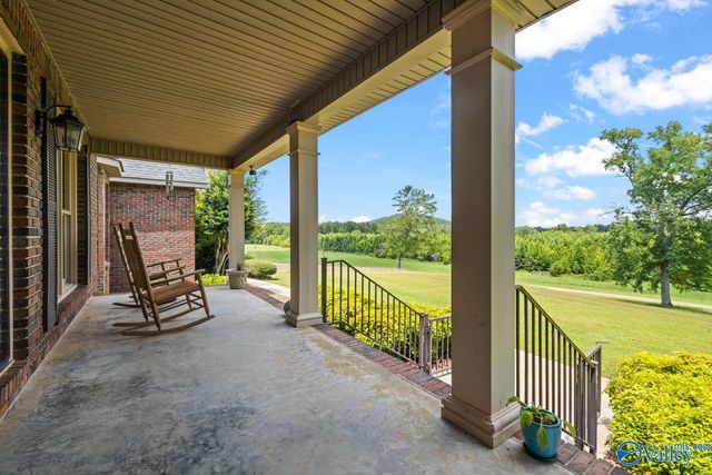 197 Cryer Cove Road, Somerville, AL 35670