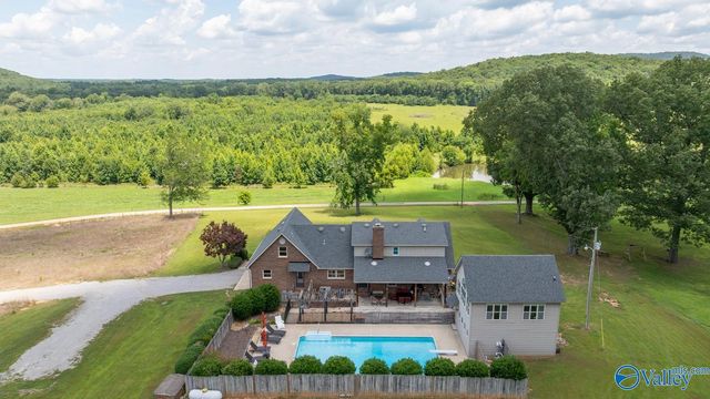 197 Cryer Cove Road, Somerville, AL 35670