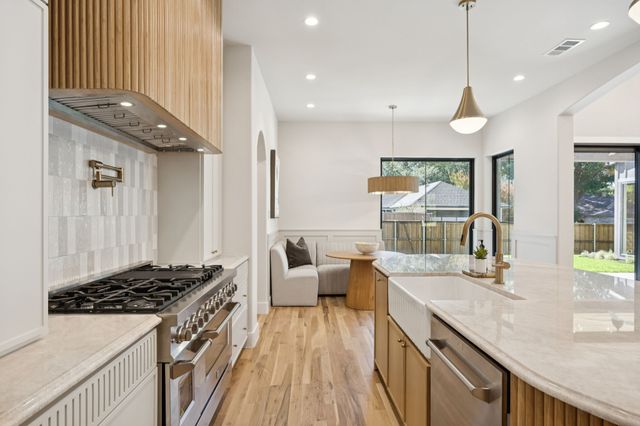 6619 Robin Willow Court, Dallas, TX 75248