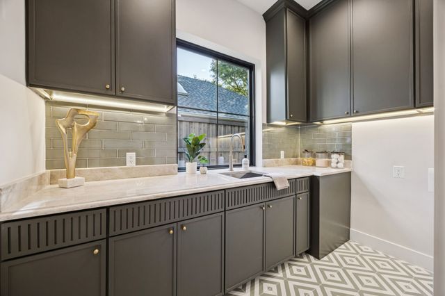 6619 Robin Willow Court, Dallas, TX 75248