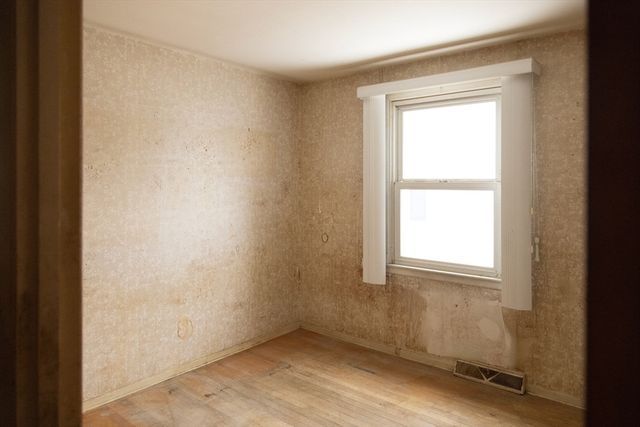 71 Birchland Ave, Pawtucket, RI 02860