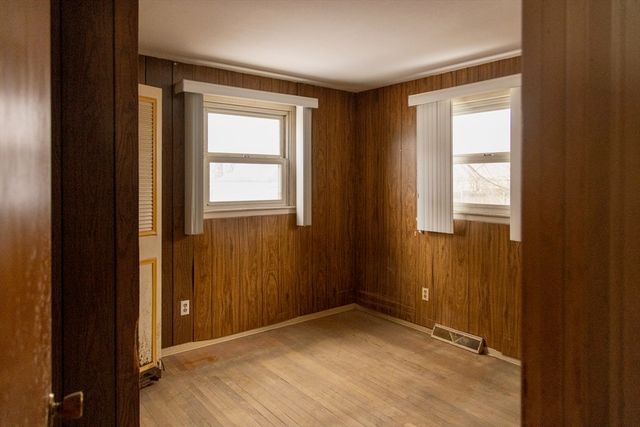 71 Birchland Ave, Pawtucket, RI 02860