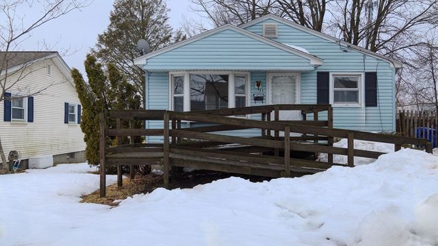 71 Birchland Ave, Pawtucket, RI 02860