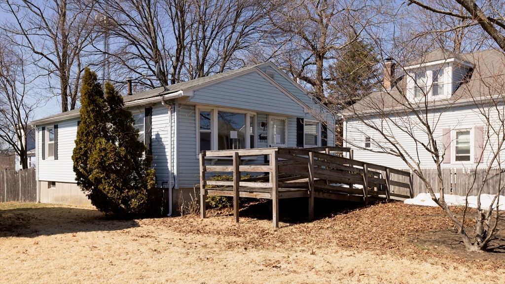 71 Birchland Ave, Pawtucket, RI 02860