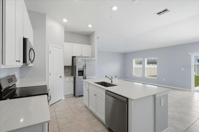 1033 HOLDEN WAY, Eagle Lake, FL 33839