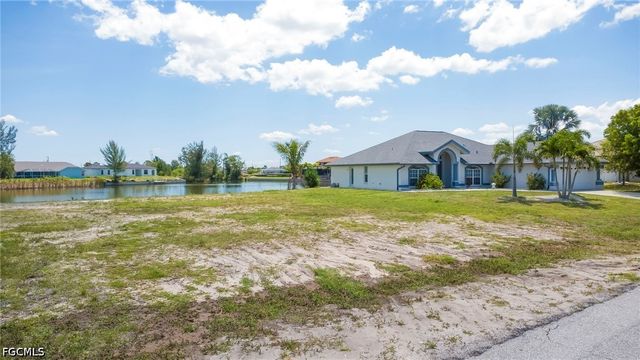 1227 NW 20th PL, Cape Coral, FL 33993