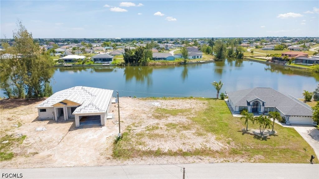 1227 NW 20th PL, Cape Coral, FL 33993