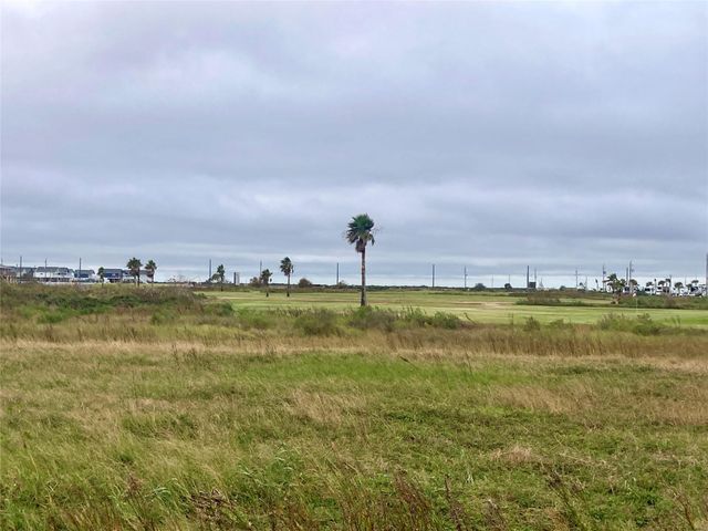 697 Overlook Drive, Crystal Beach, TX 77650