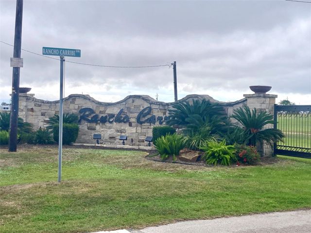 697 Overlook Drive, Crystal Beach, TX 77650