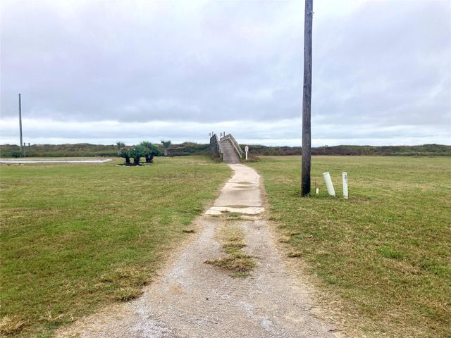 697 Overlook Drive, Crystal Beach, TX 77650
