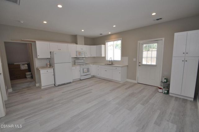 7754 Delco Avenue, Winnetka, CA 91306