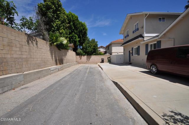 7754 Delco Avenue, Winnetka, CA 91306