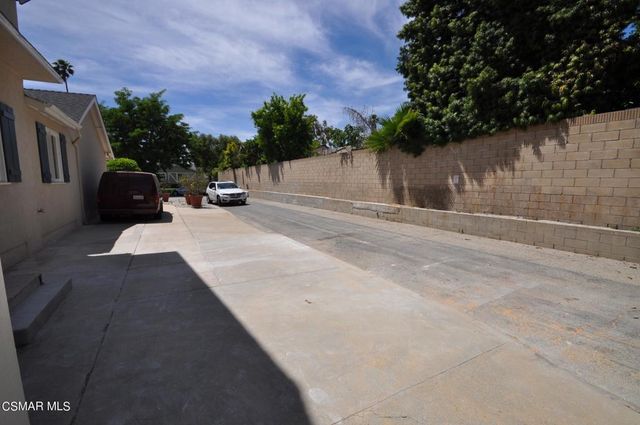 7754 Delco Avenue, Winnetka, CA 91306