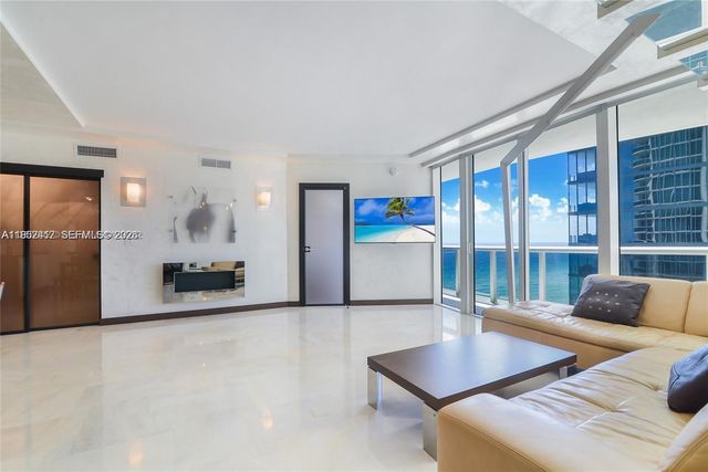 17201 Collins Ave+DEN 1403, Sunny Isles Beach, FL 33160