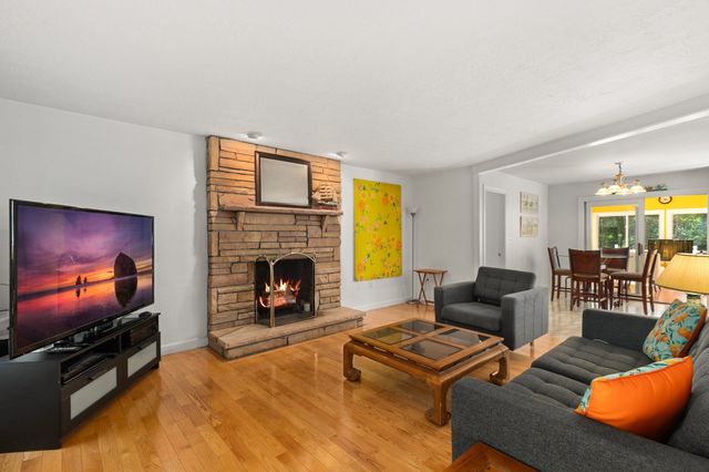 705 Main St, Acton, MA 01720