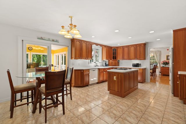 705 Main St, Acton, MA 01720
