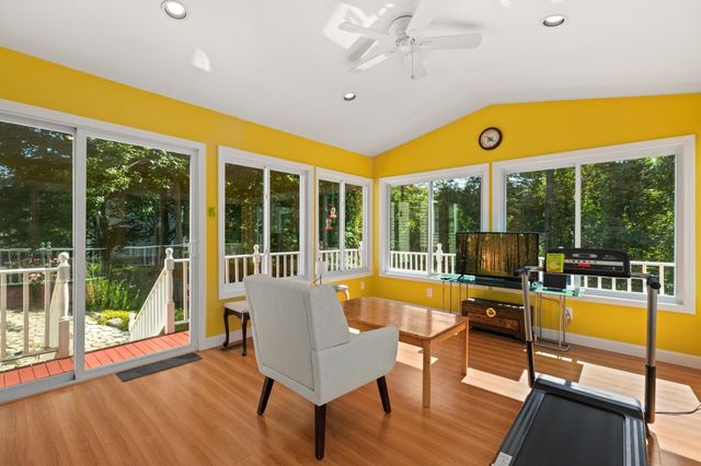 705 Main St, Acton, MA 01720
