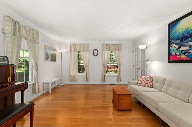 705 Main St, Acton, MA 01720